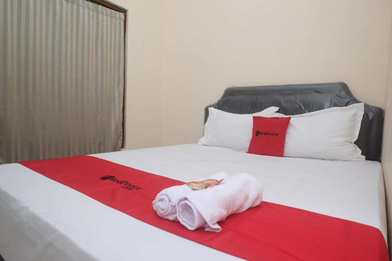 Reddoorz Near Plaza Ambarrukmo Yogyakarta Hotel Maguwo Exterior photo